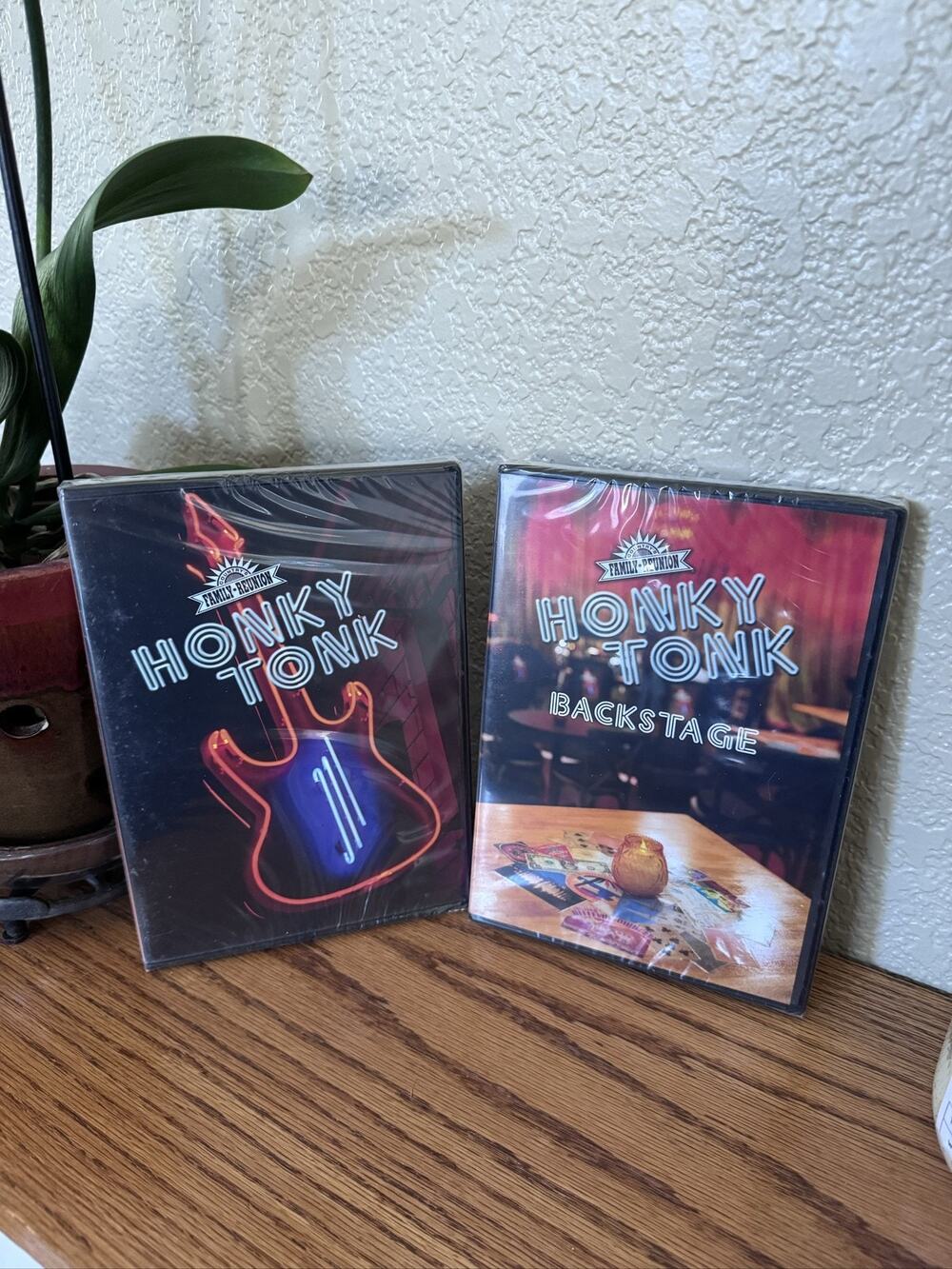 Country's Family Reunion: Honky Tonk 4-DVD Set & Backstage Live 2014 Gabriel